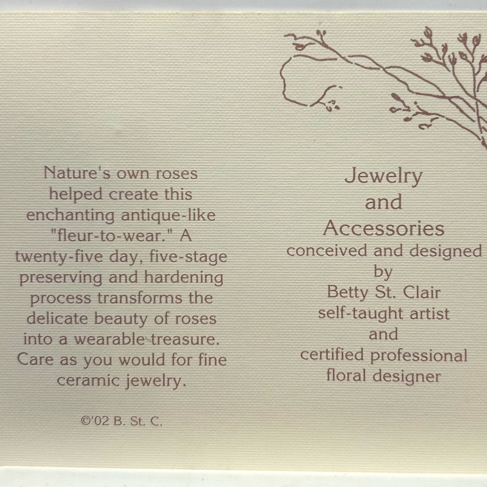 Real Roses Pendant - Picture 6 of 6